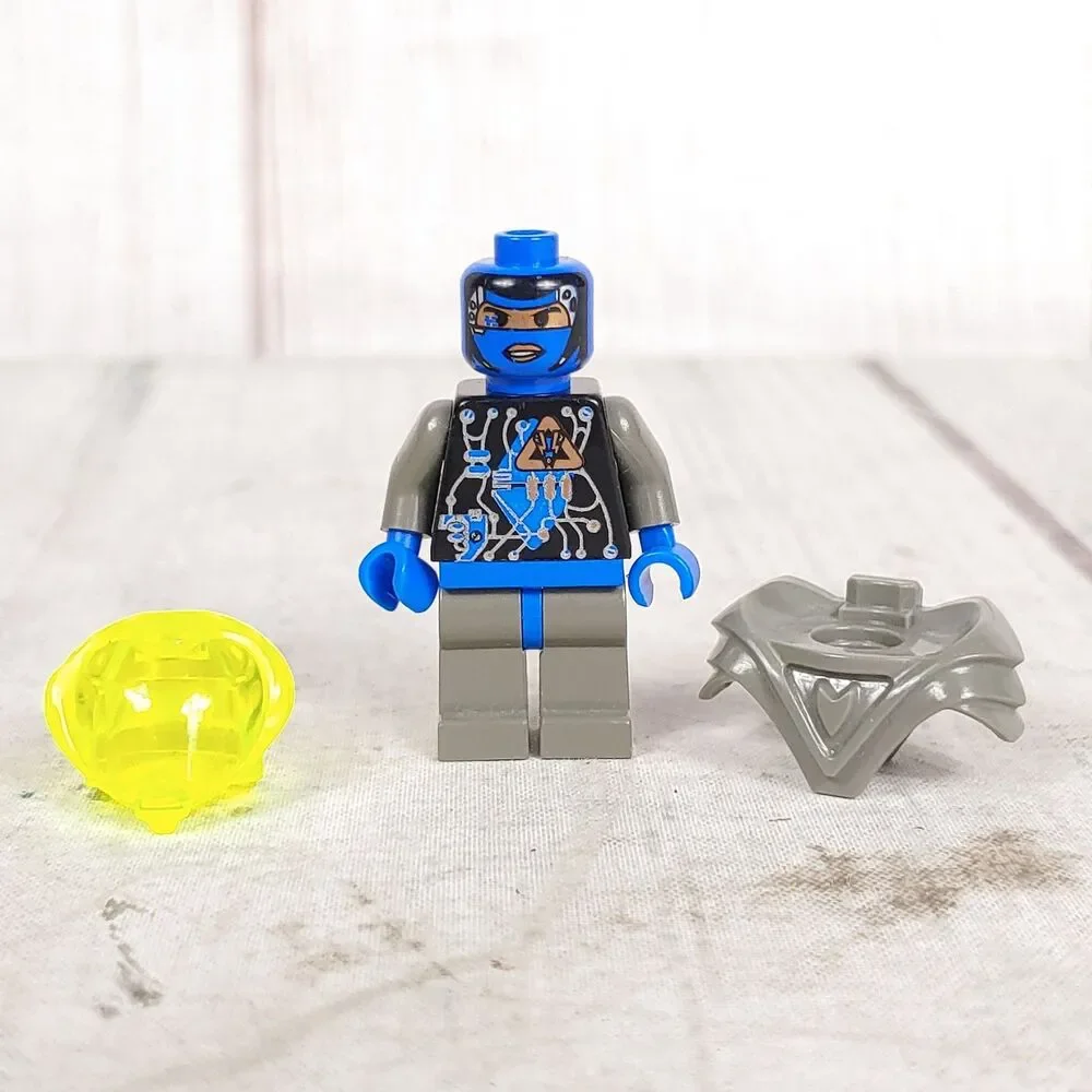 Lego Insectoids sp026 Zotaxian Alien Female Minifigure - Sharp UFO Gypsy Moth
